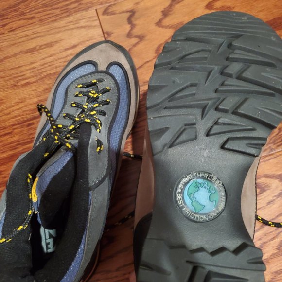 5.10 Climbing Shoes - NEW - Picture 2 of 3